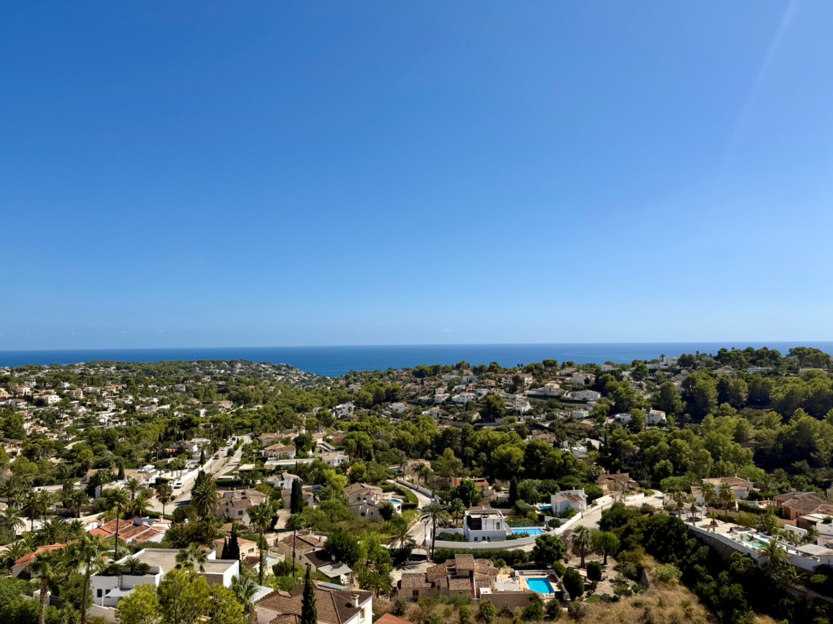 Apartamento de 1 dormitorio con impresionantes vistas al mar y al Peñón de Ifach en Benissa