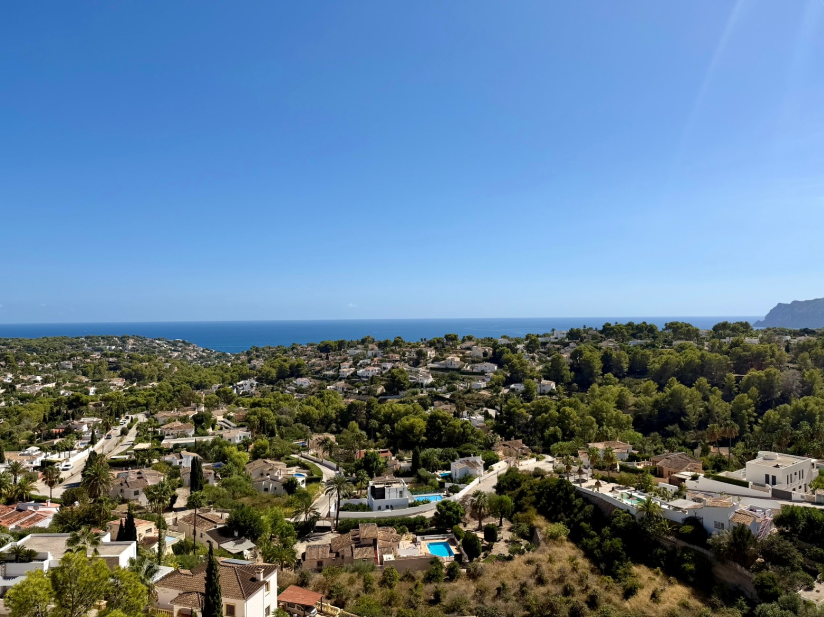 Apartamento de 1 dormitorio con impresionantes vistas al mar y al Peñón de Ifach en Benissa