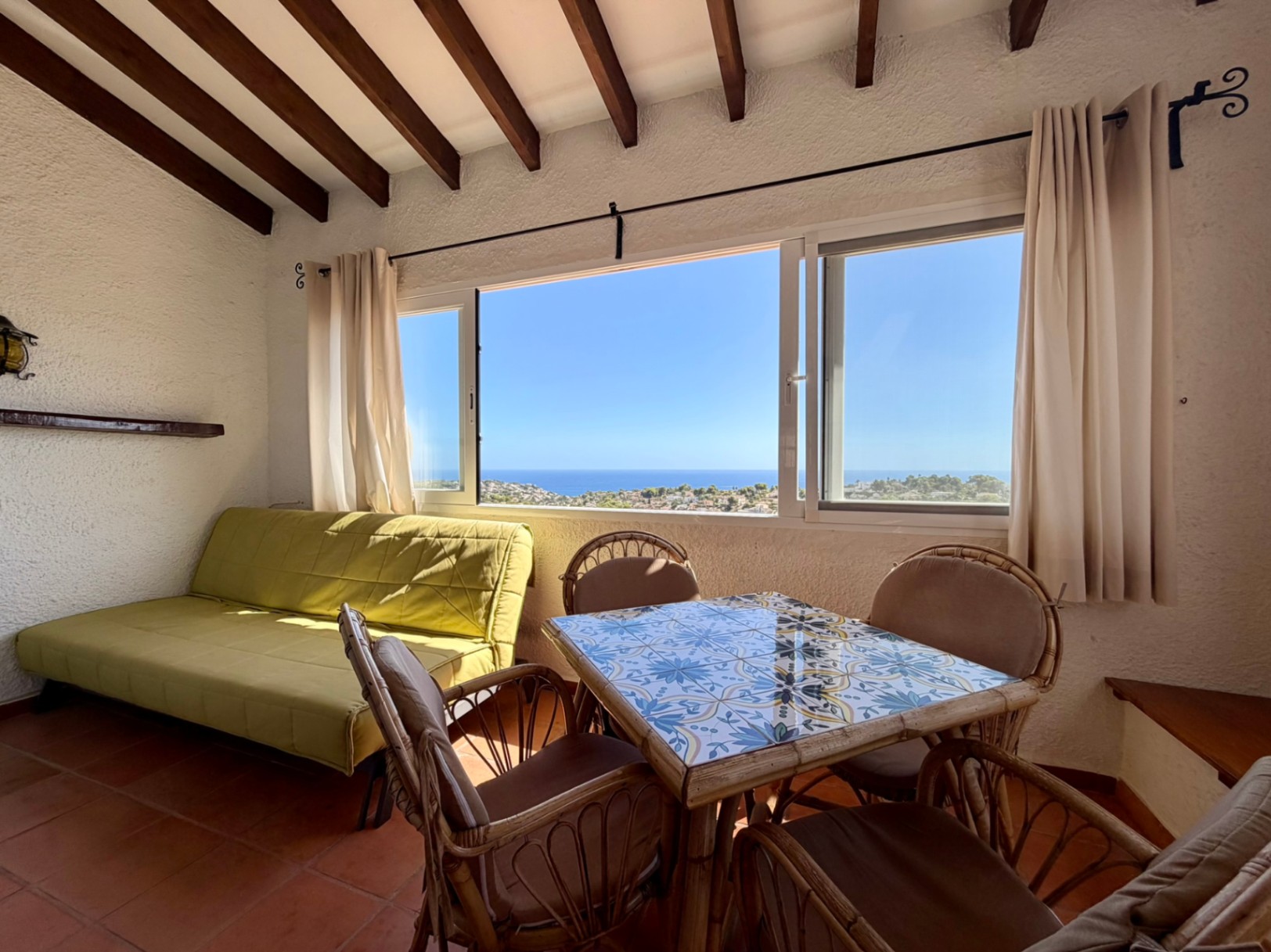 Apartamento de 1 dormitorio con impresionantes vistas al mar y al Peñón de Ifach en Benissa