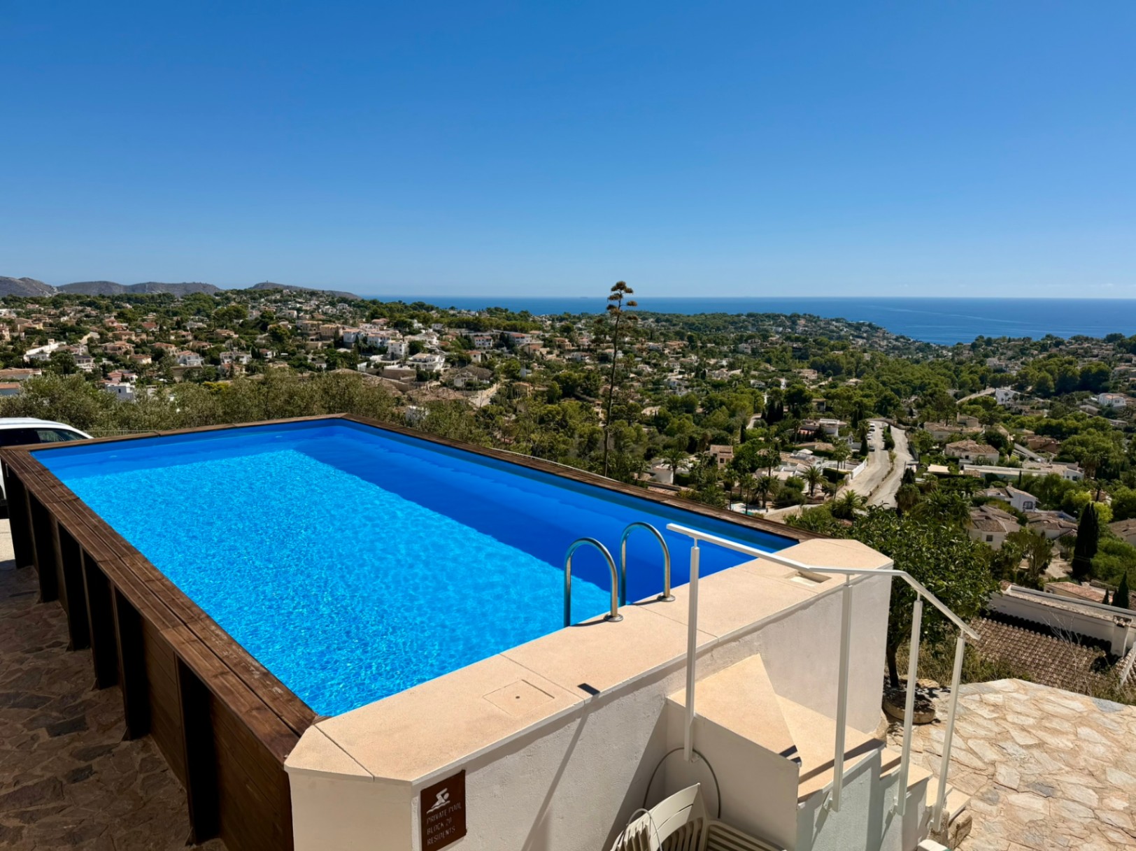 Apartamento de 1 dormitorio con impresionantes vistas al mar y al Peñón de Ifach en Benissa