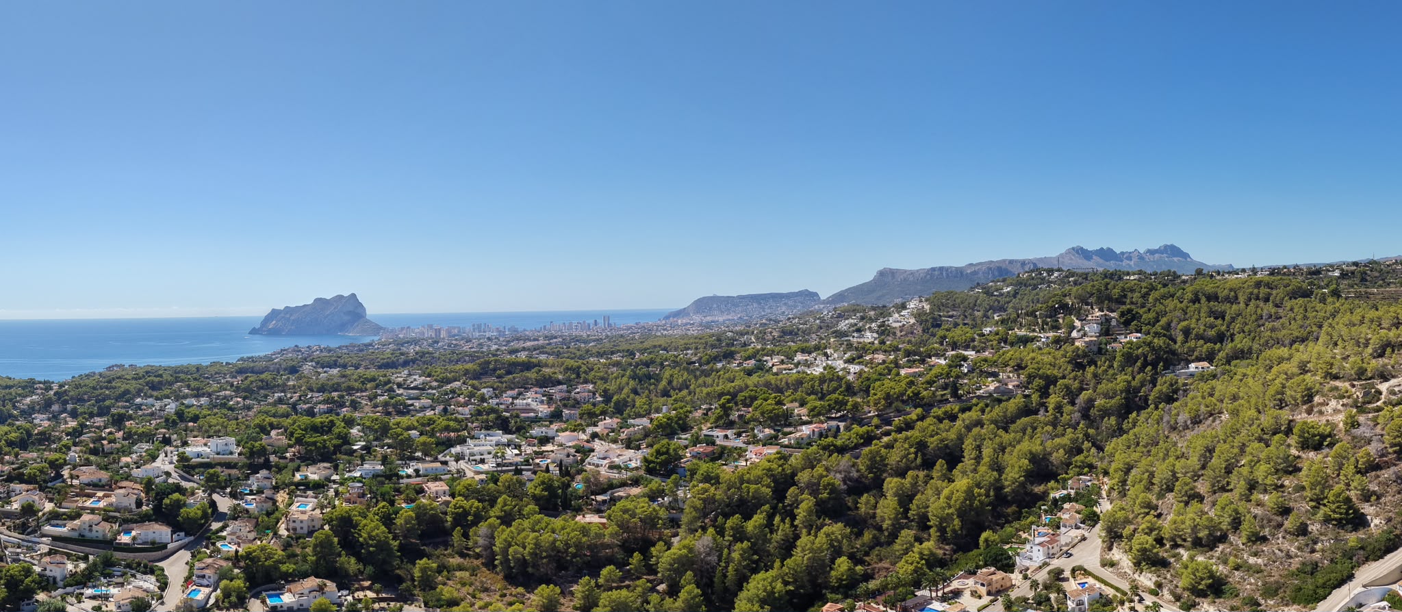 Apartamento de 1 dormitorio con impresionantes vistas al mar y al Peñón de Ifach en Benissa