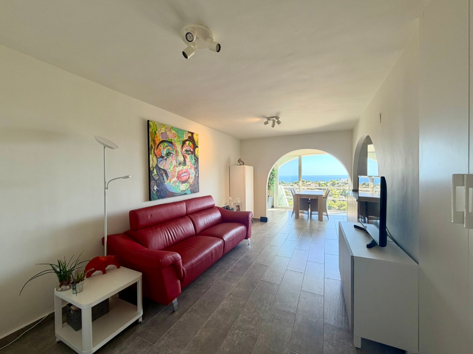 Apartamento reformado con vistas privilegiadas al mar y al Peñón de Ifach