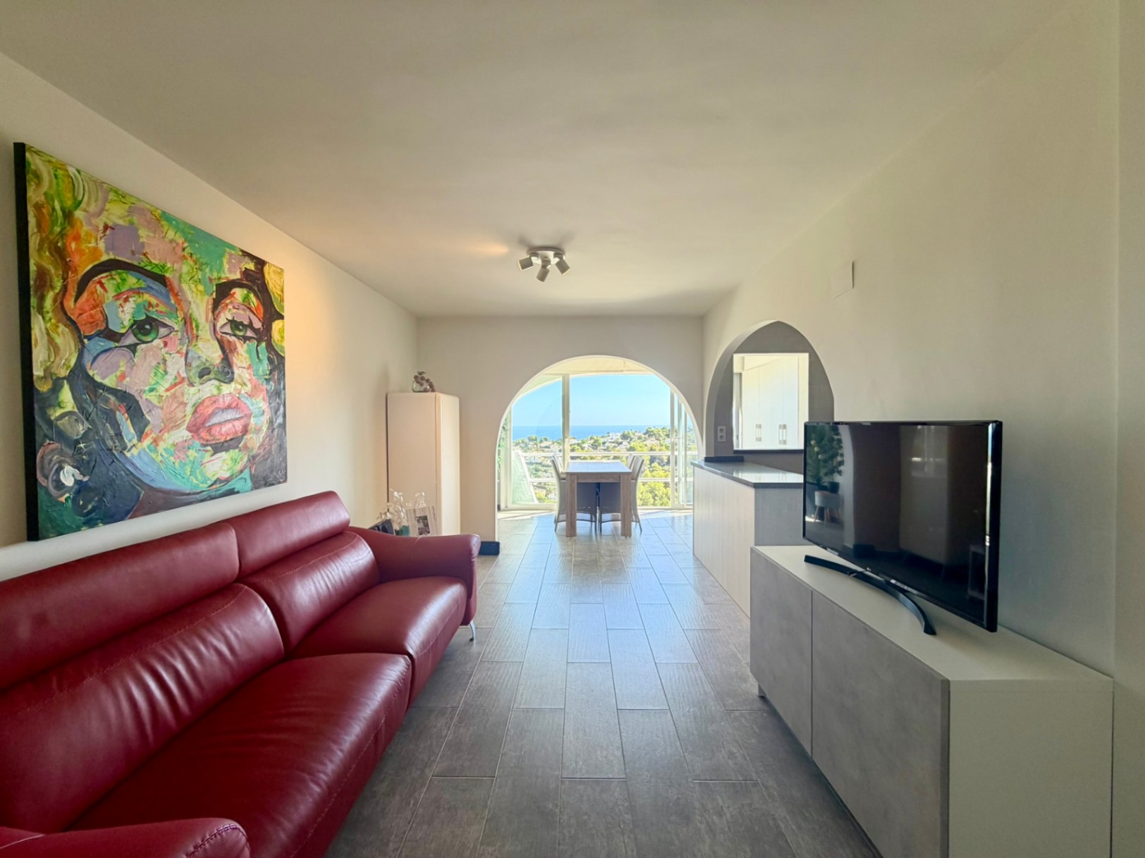 Apartamento reformado con vistas privilegiadas al mar y al Peñón de Ifach