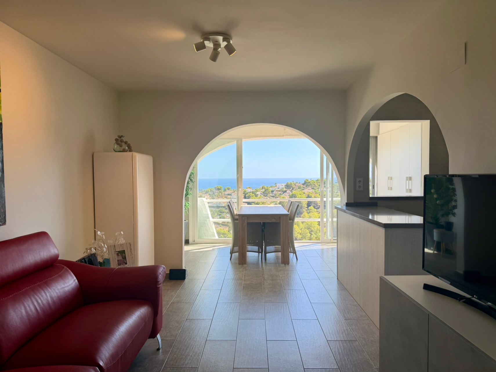 Apartamento reformado con vistas privilegiadas al mar y al Peñón de Ifach
