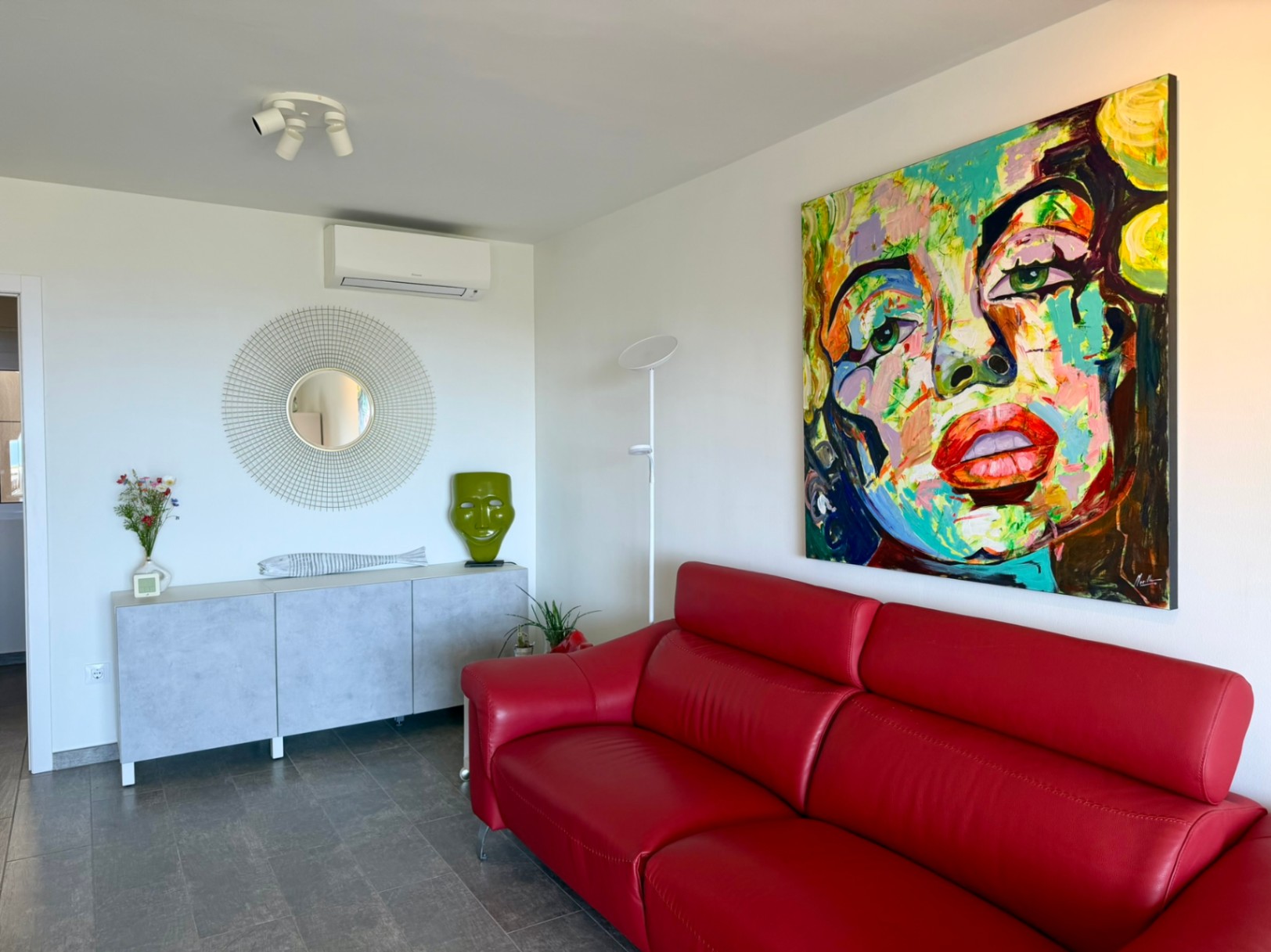 Apartamento reformado con vistas privilegiadas al mar y al Peñón de Ifach