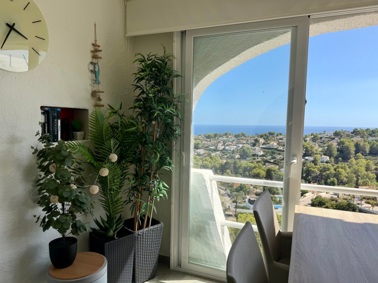 Apartamento reformado con vistas privilegiadas al mar y al Peñón de Ifach